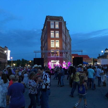 Frontier Hotel Pawhuska Buitenkant foto