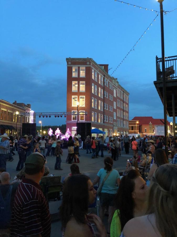 Frontier Hotel Pawhuska Buitenkant foto