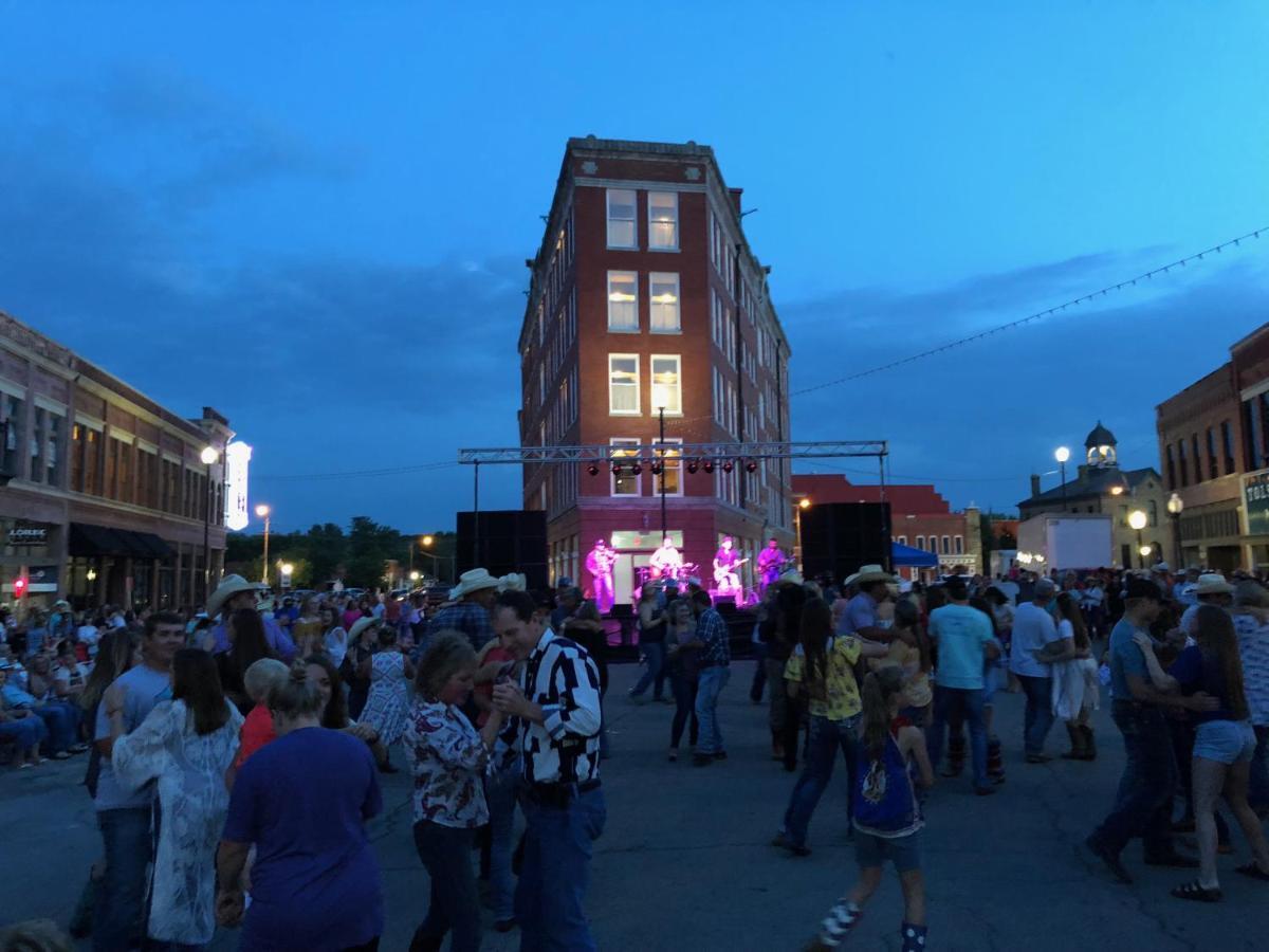 Frontier Hotel Pawhuska Buitenkant foto